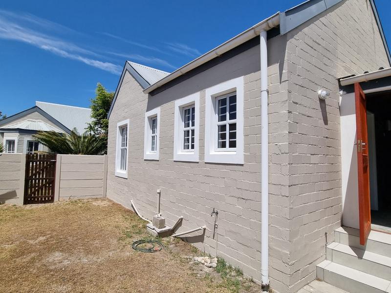 To Let 2 Bedroom Property for Rent in Oakglen Western Cape
